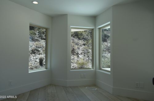 1825 Cinnabar Ave, Phoenix AZ  85020-1916 exterior