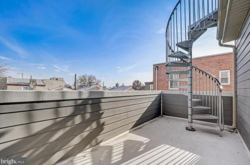 985 6th St, Philadelphia PA  19123-1405 exterior