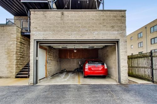 6123 Kimbark Ave, Chicago IL  60637-3181 exterior