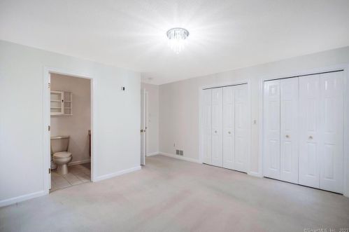 8 The Laurels, Enfield CT 06082-2349 exterior