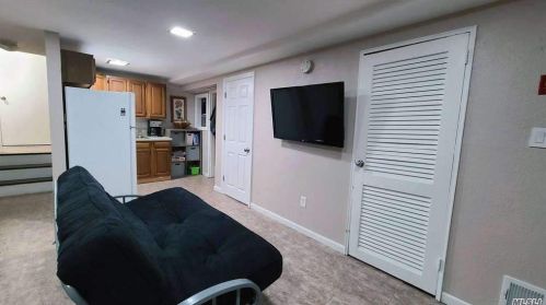 44 Harvest Ln, Commack NY 11725-1529 exterior