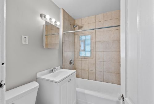 2476 Frederick Ave, Milwaukee WI 53211-3644 exterior