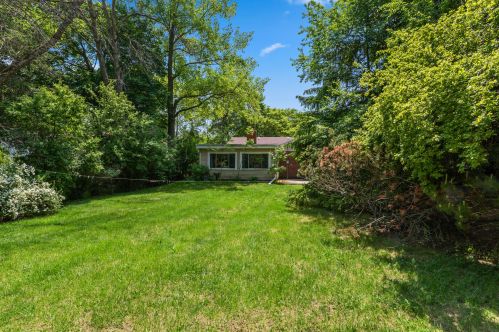 502 Spooner Rd, Milwaukee WI 53217-2829 exterior