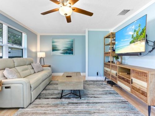 773 95th Ave, Naples FL 34108-2456 exterior