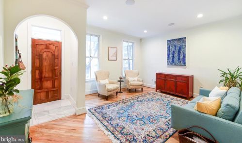 213 12th St, Washington DC  20003-1427 exterior