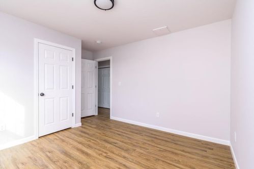 84 Glenham St, Providence RI 02907-1247 exterior