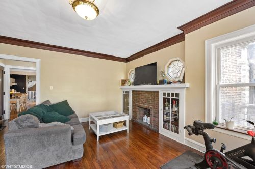 2220 37th St, Chicago IL 60609-1039 exterior