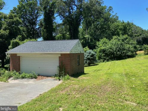 2104 Durham Rd, Fallston MD 21047-1048 exterior