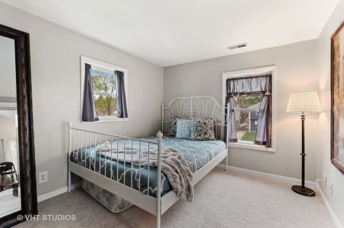 20 Huffman St, Naperville IL 60540-4924 exterior