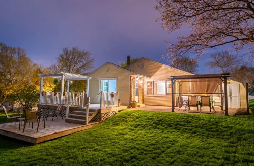 11709 Potter Rd, Milwaukee WI 53226-3658 exterior