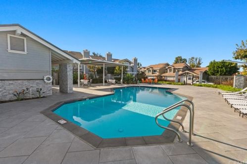 2182 Avocado Dr, Tustin CA 92782-8348 exterior