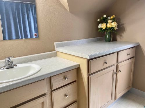 102 11 St, Duluth MN 55805-1554 exterior