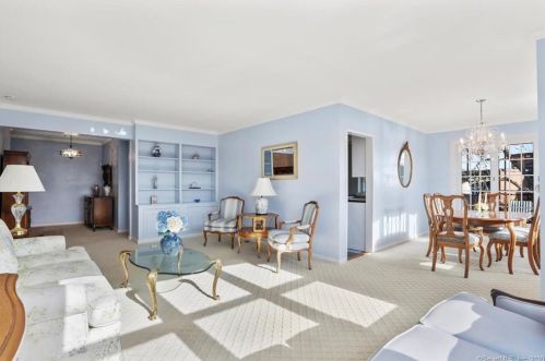 5 Putnam Hl, Greenwich CT exterior