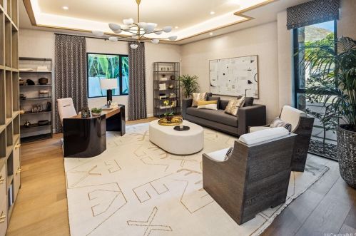 213 Kaalawai Pl, Honolulu HI 96816-4435 exterior