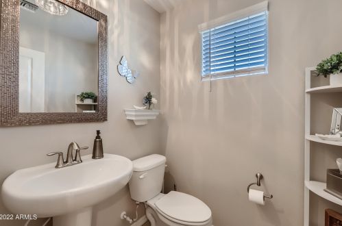 8037 Albeniz Pl, Phoenix AZ  85043 exterior