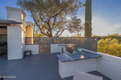 4917 Camino Arenosa, Tucson AZ  85718-6220 exterior