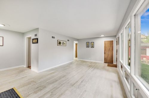 6878 Lehigh Ave, Chicago IL  60646-1406 exterior