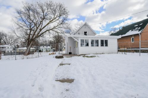 1151 Charlton St, Saint Paul MN 55118-2119 exterior