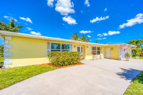 2984 Santa Anita St, Fort Pierce FL  34952-6007 exterior