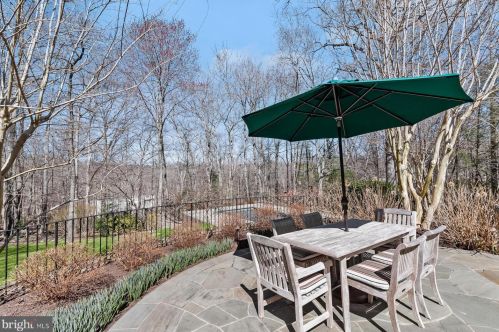 11820 Beekman Pl, Rockville MD 20854-2177 exterior