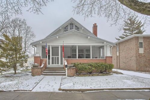 704 Washington St, Champaign IL  61820-3335 exterior