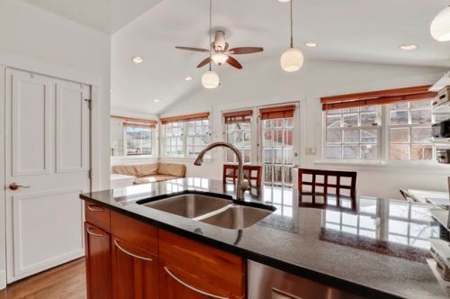 3056 Hoyne Ave, Chicago IL 60643-1121 exterior