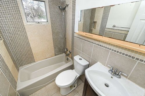 50 Great East Neck Rd, Babylon NY 11704-7631 exterior