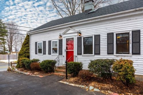 16 Collins St, Danvers MA 01923-2654 exterior