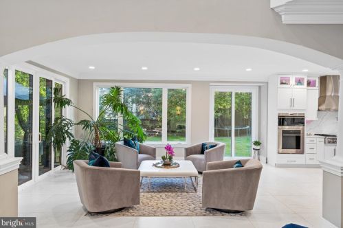 1645 Kirby Rd, Mc Lean VA  22101-3240 exterior