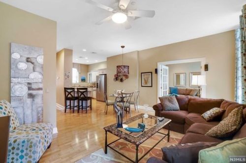 5201 Rio Vis Dr, Mahwah NJ 07430-4510 exterior