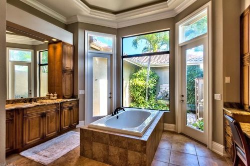 228 Sharwood Dr, Naples FL 34110-5722 exterior