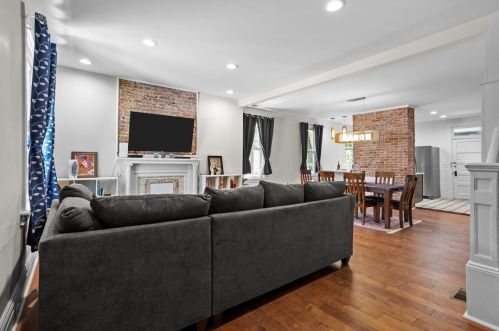 309 Mckinley Ave, Pittsburgh PA  15202-2811 exterior