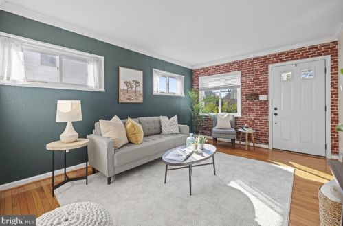 6811 Radcliffe Dr, Alexandria VA 22307-1541 exterior