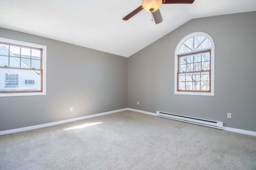 75 Glenmore St, Springfield MA 01129-1067 exterior