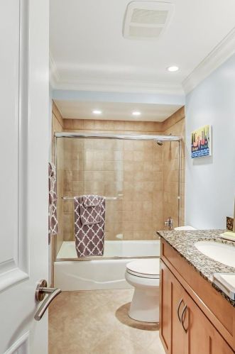 777 Melrose St, Chicago IL 60618-6318 exterior