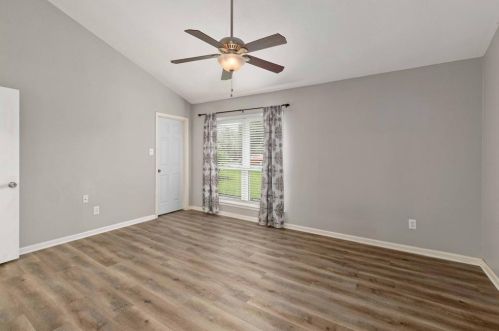 8205 Alabama Dr, Austin TX 78745-7613 exterior