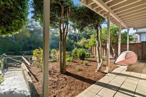 427 Riverview Ave, Capitola CA 95010-2757 exterior