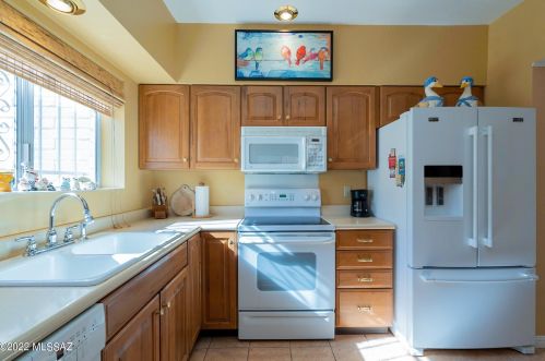 955 Camino Asturias, Green Valley AZ 85622-3246 exterior