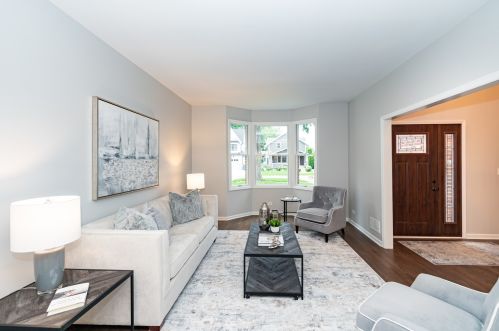 254 3rd St, Elmhurst IL  60126-2460 exterior