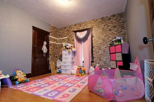 21 Woodward St, Worcester MA 01610-2937 exterior