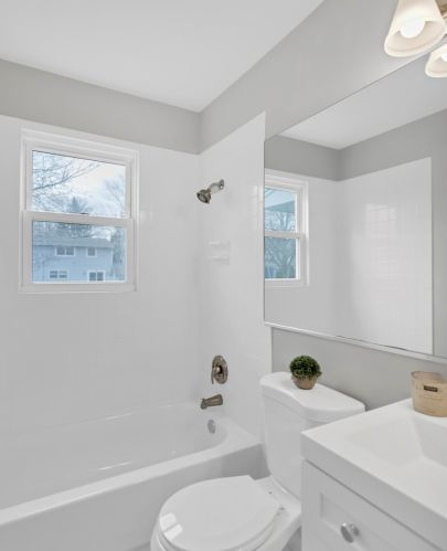 202 Walnut Dr, Saint Charles IL  60174-1540 exterior