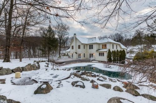 46 Morgan Dr, Sparta NJ 07871-3567 exterior