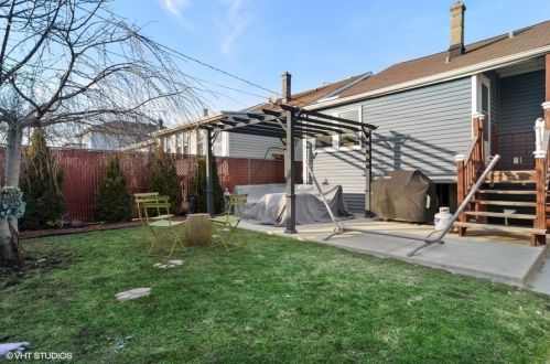 5908 Elston Ave, Chicago IL 60646-5508 exterior