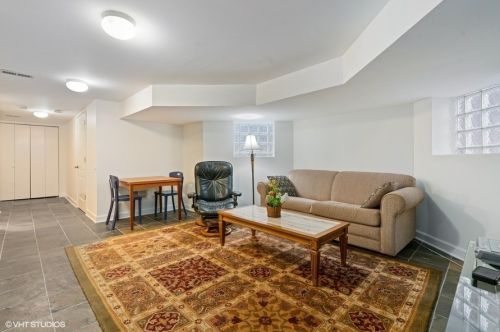 3705 Magnolia Ave, Chicago IL 60660-1496 exterior