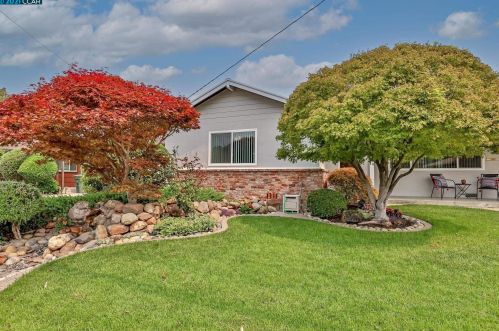 2168 Dena Dr, Concord, CA 94519-2223