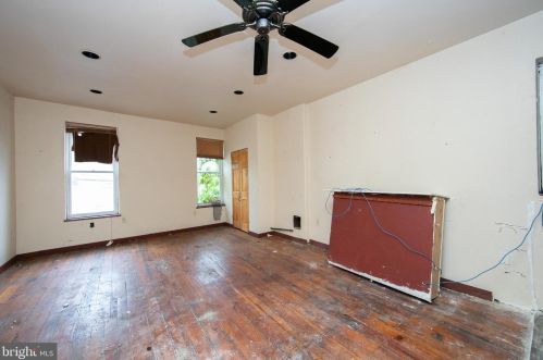 568 Spruce St, Camden NJ 08103-2131 exterior