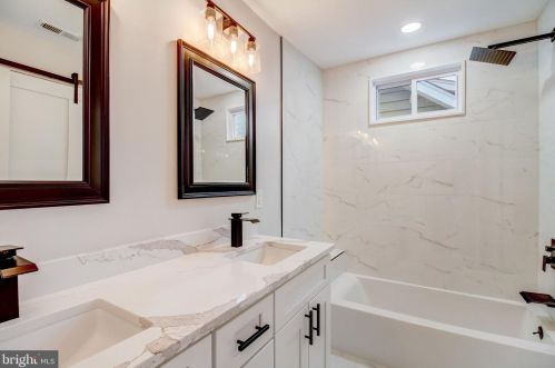 2911 17th St, Washington DC  20018-1825 exterior