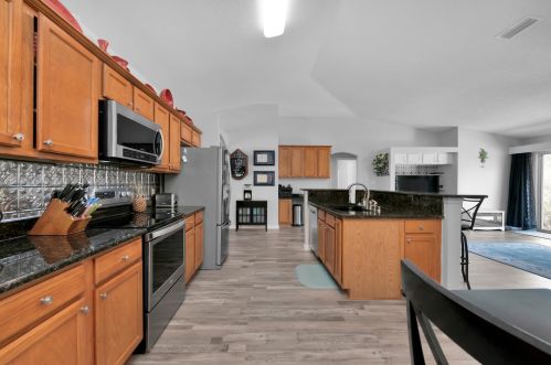 13 Pleasant Dr, Defuniak Springs FL 32435-8697 exterior