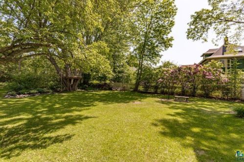 4211 Robinson St, Duluth MN 55804-2113 exterior