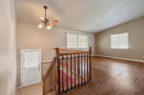 59 Willow Brook Dr, Saint Louis, MO 63146-5679